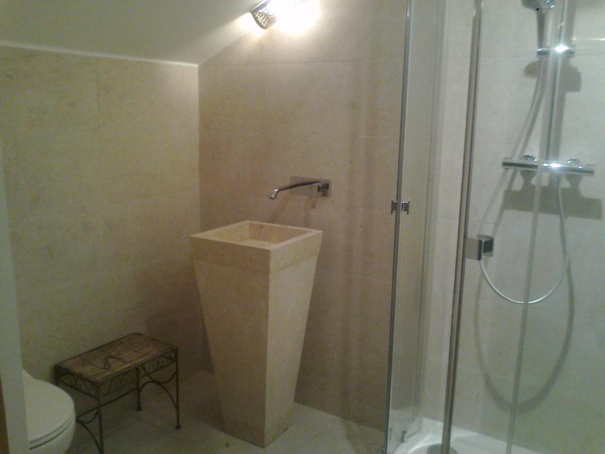 Chambres Des Eaux 29 "Mousseline" Sarcey Exteriör bild